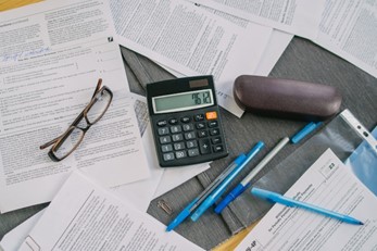 <strong>Essential Steps and Qualifications for Becoming an Income Tax Professional</strong>
